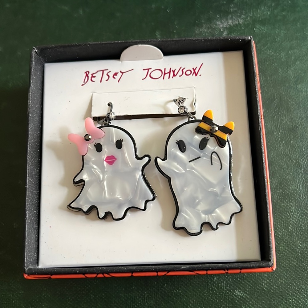 BETSEY JOHNSON Mismatched Punk n Spice Ghosts w/ Bows Earrings Halloween Box NWT